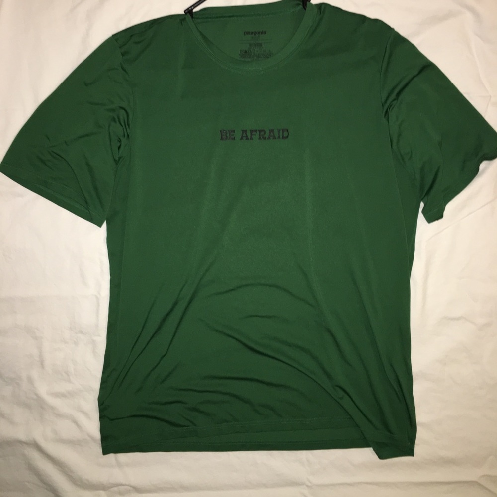 🐠 Patagonia 100% polyester T-shirt